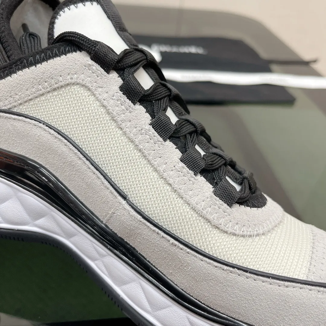 👟👟 👟👟Ex-factory price 480👟👟 [Long-term supply of higher versions] ⚠️Note: This style has many colors and the market has complete colors. Welcome to consult~CHANEL Chanel Couple Style Xiaoxiang Casual Sports Shoes Dad Shoes Counter Original 1:1, each color is accurately matched, the internal standard coding fabric is made of: original imported cow down + imported fabric, the lining is made of: imported breathable velvet, outsole material: original 1:1 mold opening 3 layers T👟👟 👟👟Ex-factory price U code number: Women's 35-41